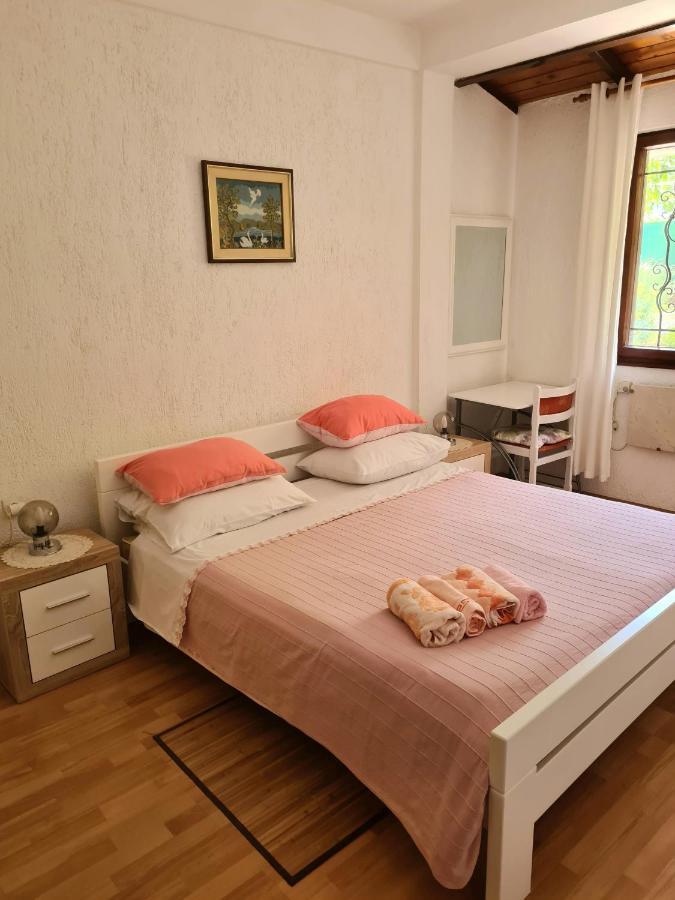 Apartment Nadija *